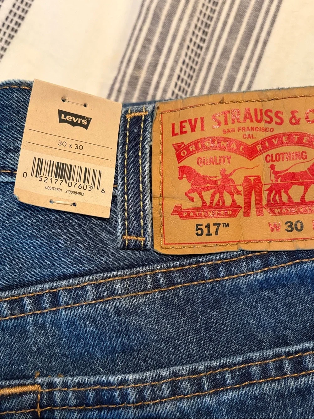 Classic Men’s Levi 517 Bootcut Dark Blue Denim Jeans